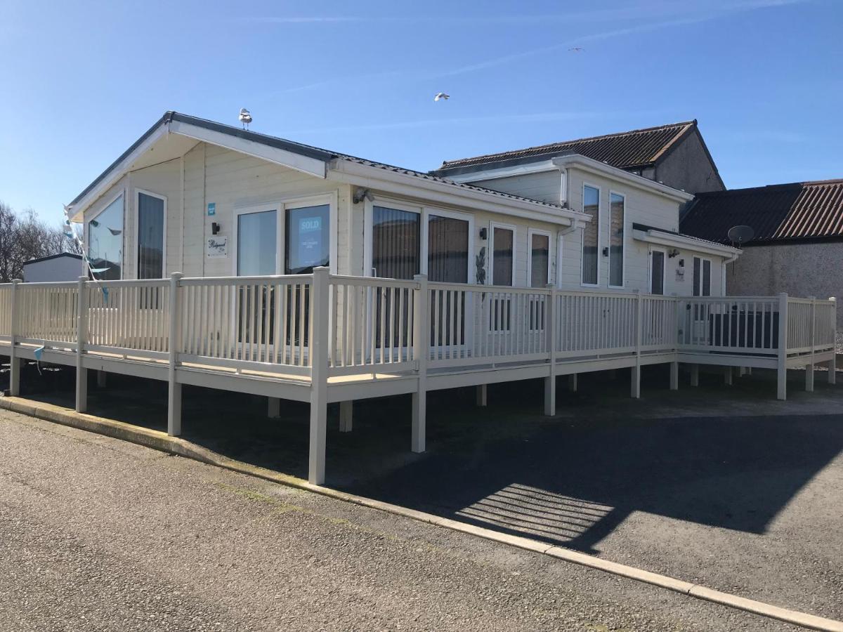 Hot Tub Accommodation North Wales Lodge ريل المظهر الخارجي الصورة